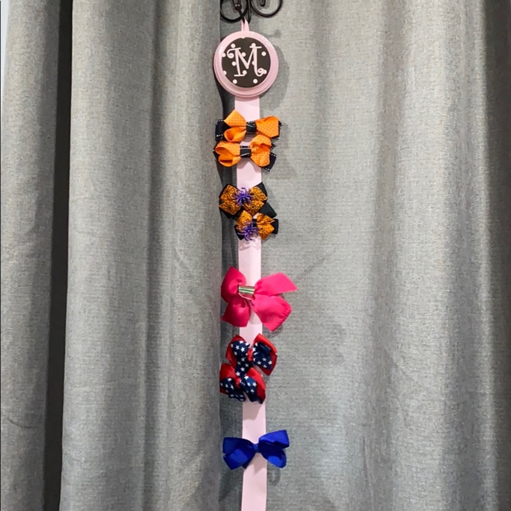 EMBROIDERY LETTER M HAIR BOW HOLDER